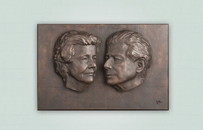 Huwelijkscadeau bronzen plaquette met twee portretten