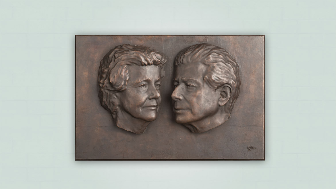 Huwelijkscadeau bronzen plaquette met twee portretten