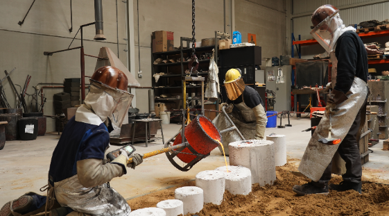Lummel bij het bronsgieten - PhotoSculptura